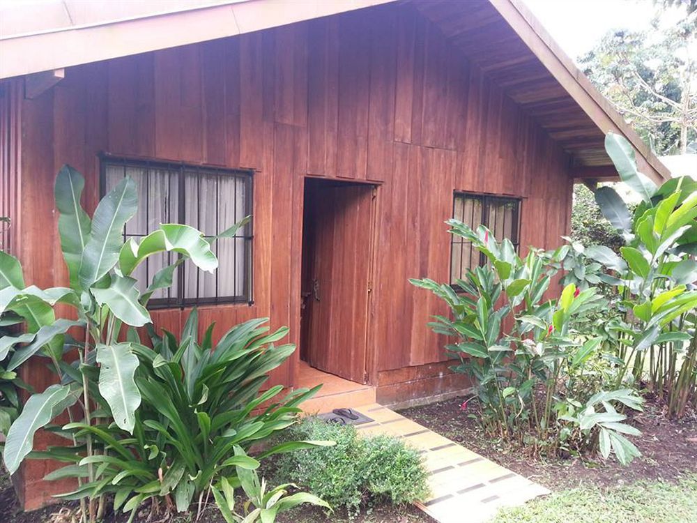 Cabinas La Catarata ラ・フォルトゥナ エクステリア 写真